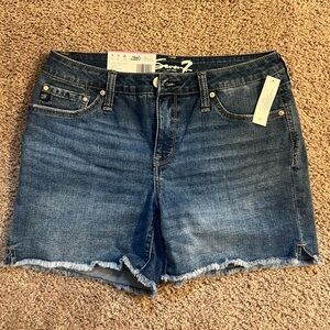 Brand: seven7 | Weekend shorts | color: olaf